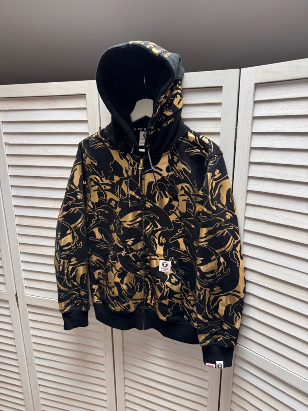 Men's Black & Gold Patterned Zip Hoodie Jacket